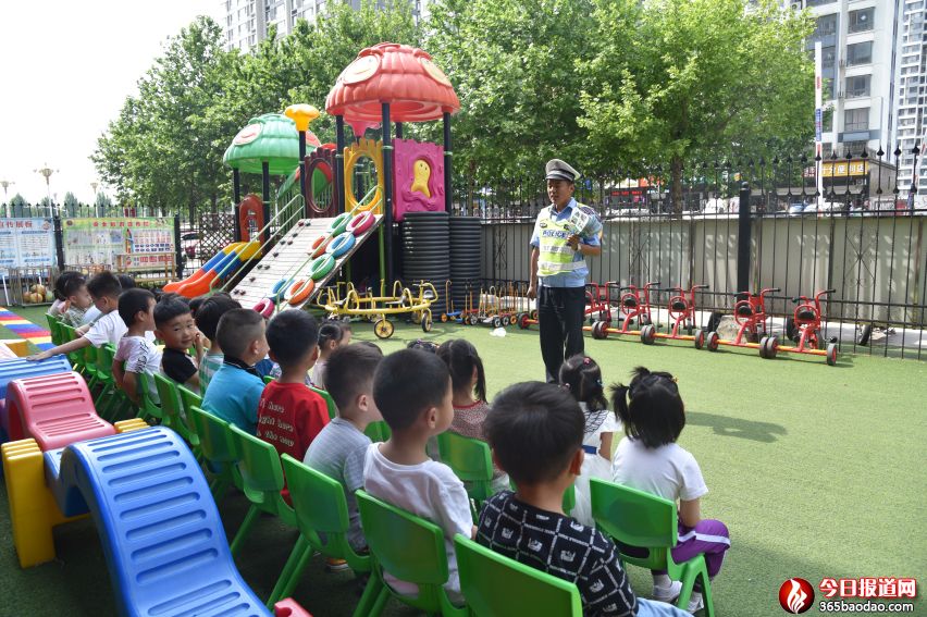 �R�ʽ�������һ����ͯ��(ji��)�����׃��@�_չ��ͨ��ȫ����