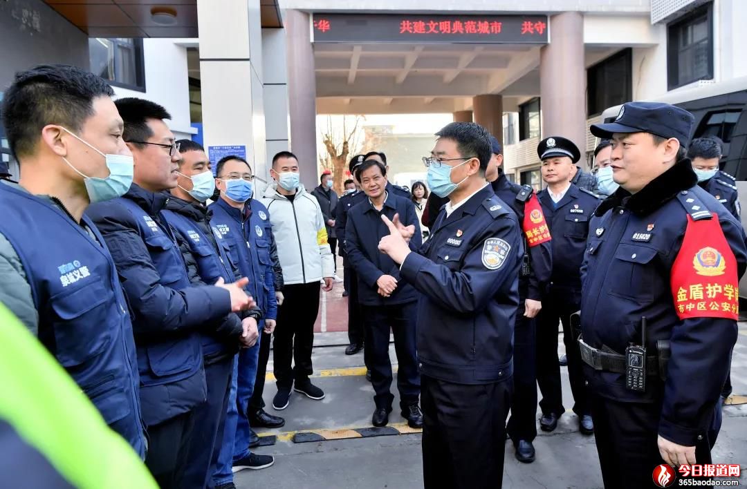 ���Aƽ����(j��)���й����ֻ��ӆ�λ���v�h��ʮ�Ō�����ȫ��(hu��)�����{(di��o)��ָ��(d��o)����