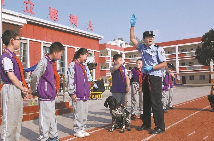 �Ϻá��_�W(xu��)��һ�n��