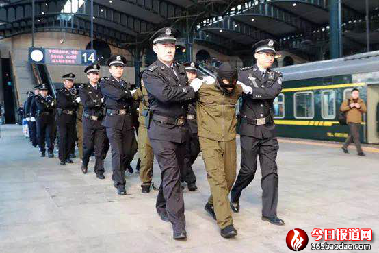 �����I�н����kӲ���e���P(y��ng)����������