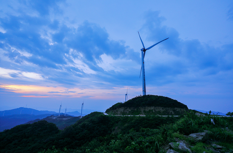 ���ϑѻ����L(f��ng)늰l(f��)չ������