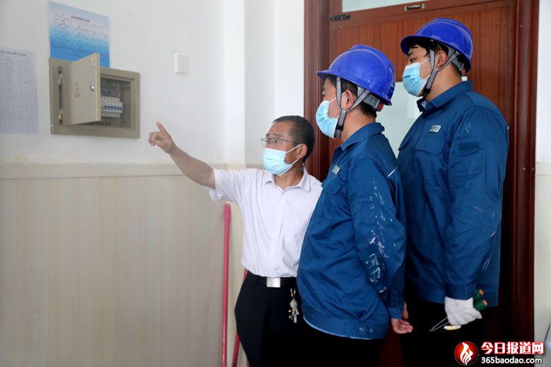  ���W(w��ng)�R�Կh��늹�˾����У�L������?q��)��?/><em> ���W(w��ng)�R�Կh��늹�˾����У�L������?q��)��?/em></a></li>
<!---->

</ul>
</div>
<!--�c�����а�-->
<div   id="mj0c0e4"   class="boxces" id="ranking">
<div style="width:330px;float:left;margin-right:15px;">
<div   id="rzzkbzf"   class="tabnav bg">
<h3 class="selected"><a href="/anhui/" target="_blank">��</a></h3>
<h3><a href="/news/" target="_blank">����(n��i)�����H</a></h3>
</div>
<div   id="lyojpfv"   class="tabconn" style="overflow:hidden;margin-top:20px">
<div style="display:block;">
<ul class="rank">
<!---->
<li><a href="/xinwen/jrtt/2018-08-21/11703.html" target="_blank">��42���Ї���(li��n)�W(w��ng)���l(f��)�����Ї��W(w��ng)��Ҏ(gu��)ģ�׳�8�|</a></li>
<!---->
<li><a href="/xinwen/jrtt/2018-10-30/12394.html" target="_blank">�̄�(w��)�����M��������130��������3000�����I(y��)��չ</a></li>
<!---->
<li><a href="/xinwen/jrtt/2017-10-25/8893.html" target="_blank">����ƽ����ӛ��ʮ�Ō��й��������ξֳ�ίͬ����ӛ��Ҋ��r���v</a></li>
<!---->
<li><a href="/xinwen/jrtt/2017-05-04/6845.html" target="_blank">����C919���w���C�L�����{��w�Еr�g����1�fС�r</a></li>
<!---->
<li><a href="/xinwen/jrtt/2017-08-02/7895.html" target="_blank">�⽻������ӡ܊�����҇��I(l��ng)����������40���˜���</a></li>
<!---->
<li><a href="/xinwen/jrtt/2018-12-30/12967.html" target="_blank">2019��ȫ���ɕ���3��3̖��5̖�ھ��e��</a></li>
<!---->
<li><a href="/xinwen/jrtt/2017-05-18/7029.html" target="_blank">�Ї��״κ����ȼ��ԇ�ɳɹ� 2030��ǰ�̘I(y��)�_�l(f��)</a></li>
<!---->
<li><a href="/xinwen/jrtt/2019-01-08/13074.html" target="_blank">���r�ҕ�_��������������L�A���� ���c���S��</a></li>
<!---->
<li><a href="/xinwen/jrtt/2018-07-02/11229.html" target="_blank">�l(f��)��ί��2020���ǰ,ȫ�����н�����������̎�����M�ƶ�</a></li>
<!---->
<li><a href="/xinwen/jrtt/2018-08-18/11649.html" target="_blank">����ƽ���ׂ����Ї��t(y��)����(ji��)��������Ҫָʾ</a></li>
<!---->
</ul>
</div>
<div style="display:none;">
<ul class="rank">
<!---->
<li><a href="/rw/fyrw/2018-10-24/12349.html" target="_blank"> ��(chu��ng)�I(y��)�߲���ֻ���v����</a></li>
<!---->
<li><a href="/rw/fyrw/2018-10-11/12261.html" target="_blank">�R�ƕ��10��ǰ����Ƭ�������˱��������W(w��ng)�ѣ��ֲ����ܳɹ���</a></li>
<!---->
<li><a href="/rw/fyrw/2018-05-20/10781.html" target="_blank">�R�Ƶĵ�5����ʿ�W(xu��)λ����������C�l(f��)</a></li>
<!---->
<li><a href="/rw/fyrw/2018-05-24/10848.html" target="_blank">һ���Ϲ�Ҵ��˿����D�e����̽���╶����ܶ���(n��i)Ļ</a></li>
<!---->
<li><a href="/rw/fyrw/2018-07-25/11479.html" target="_blank">�Ĵ��s���A��Ů�����Ӱ���������</a></li>
<!---->
<li><a href="/rw/kaimo/2017-08-25/8187.html" target="_blank">�Z�Sͤ��(zh��n)�"�����"�߹��x?����Ƿ���(y��ng)���c��</a></li>
<!---->
<li><a href="/rw/kaimo/2019-01-02/12997.html" target="_blank">�������е£�����һ�Ø��һ�c�Ҹ�</a></li>
<!---->
<li><a href="/rw/kaimo/2018-05-29/10914.html" target="_blank">��ɽ��ġ����t�z��١�</a></li>
<!---->
<li><a href="/rw/kaimo/2018-06-04/10993.html" target="_blank">����5000����۹P������W(xu��)������������������</a></li>
<!---->
<li><a href="/rw/kaimo/2018-12-13/12785.html" target="_blank">���s��ˮ��֮����Ԭ¡ƽ����������ػ���</a></li>
<!---->
</ul>
</div>
</div>
</div>
<div style="overflow:hidden;">
<div   id="gkcbr0s"   class="tabnav">
<h3 class="selected"><a href="/" target="_blank">���Ʊ���</a></h3>
</div>
<div   id="nw2rxis"   class="tabconn" style="overflow:hidden;margin-top:20px">
<div style="display:block;">
<ul class="rank">
<!---->
<li><a href="/fazhi/paianshuofa/2018-12-28/12926.html" target="_blank">��Ҋ�ˣ���ُ����Ҋ����΢����������ʽ������1��1������ʩ��</a></li>
<!---->
<li><a href="/fazhi/jingjie/2019-01-10/13100.html" target="_blank">���������Ա�����ʽӰ푹���܇��ȫ�{�һ�������ɲ�</a></li>
<!---->
<li><a href="/fazhi/jingjie/2018-05-11/10691.html" target="_blank">���C���h�h�ڶ��׃��@�����������M�t�T ����x�w�����</a></li>
<!---->
<li><a href="/fazhi/fating/2018-08-14/11630.html" target="_blank">����怴����^���K�Ơ�ŮЬ�Ʈa(ch��n)�������볬50���V�A</a></li>
<!---->
<li><a href="/fazhi/jingjie/2018-06-05/11000.html" target="_blank">������A��ͨ�����Ѓ���1�����������p�����20�fԪ��</a></li>
<!---->
<li><a href="/fazhi/yq/2018-04-27/10571.html" target="_blank">�ּ��ɲ���400��΢��Ⱥ����ͨ�����P(gu��n)ϵ����ԓ�飡</a></li>
<!---->
<li><a href="/fazhi/fating/2018-12-28/12937.html" target="_blank">��΢�������@�����Ƿ�������߷������_</a></li>
<!---->
<li><a href="/fazhi/yq/2018-09-18/12022.html" target="_blank">���B�l(f��)13�𡰲�ݮ��ᘡ��¼������������ٷ����h�������ٳ�</a></li>
<!---->
<li><a href="/fazhi/jingjie/2017-08-04/7928.html" target="_blank">58�������˱�Ѻ��؇� �c�w�C�����</a></li>
<!---->
<li><a href="/fazhi/yq/2018-06-21/11128.html" target="_blank">̫ԭ�ǹܳ֗l���B�m(x��)����uˮ������ ���о�10��</a></li>
<!---->
</ul>
</div>
</div>
</div>
</div>
<div  id="content_copy">
<strong>���(qu��n)����</strong><br>
����ע����Դ�顰���Ո���W(w��ng)�����������֡��DƬ����ҕ�l�����g(sh��)�O(sh��)Ӌ�ͳ������Ʒ�����(qu��n)���ٽ��Ո���W(w��ng)������δ��(j��ng)���W(w��ng)�����ڙ�(qu��n)�������M��һ����ʽ�����d���D(zhu��n)�d�����R����<br>
����ע����������Դ����Ϣ�����D(zhu��n)�d������ý�w���D(zhu��n)�dĿ�����ڂ��f������Ϣ�������������W(w��ng)ٝͬ���^�c�͌����挍��ؓ؟�� 
</div>
</div>
<!-- /pleft -->
<div   id="p7uugq5"   class="pright">
<!--�V��-->
<div   id="rzq55lj"   class="hot">
<div   id="5cooyal"   class="Rad"><img src="/style001/ad01/003.gif" width="300" height="250"/></div>

<div   id="t09tfla"   class="Rad"></div>
</div>
<!--����-->
<div   id="5tjofpw"   class="hot">
<dl class="tbox">
<dt><a class="more" target="_blank" href="/ne/"></a><strong>�۽���</strong></dt>
<dd class="mla">
<ul class="lipicttc">
<!---->
<li><a href="/xinwen/jrtt/2020-05-28/18247.html" target="_blank"><img src="http://www.12v24v.com/d/file/xinwen/jrtt/2020-05-28/7ea51c51e8688879069e425230fc8eef.jpg" alt=