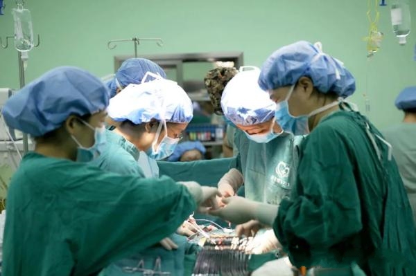 Σ��������һŮ�ӑ���36��̥���m�Ȳ����Ѫ��7���t(y��)��ҹ��(zh��n)6С�r���ݡ��������Z��(zh��n)��