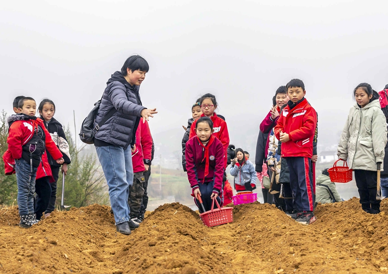 �ڄ�(d��ng)����ӭ�_�W(xu��)