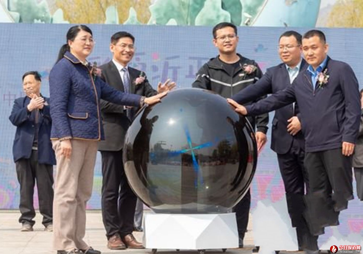    ��ꎵ�ʮ�����һ���(ji��)ʢ���_Ļ���R�����׌�������ĔzӰ��ِ�������ݱ�e��