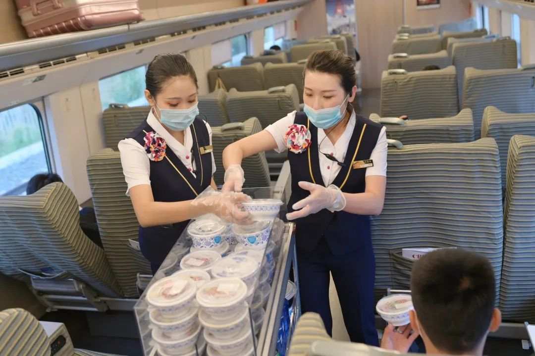 �ܽ^���M(f��i)���ϲ����F�Ƴ��໨��С���