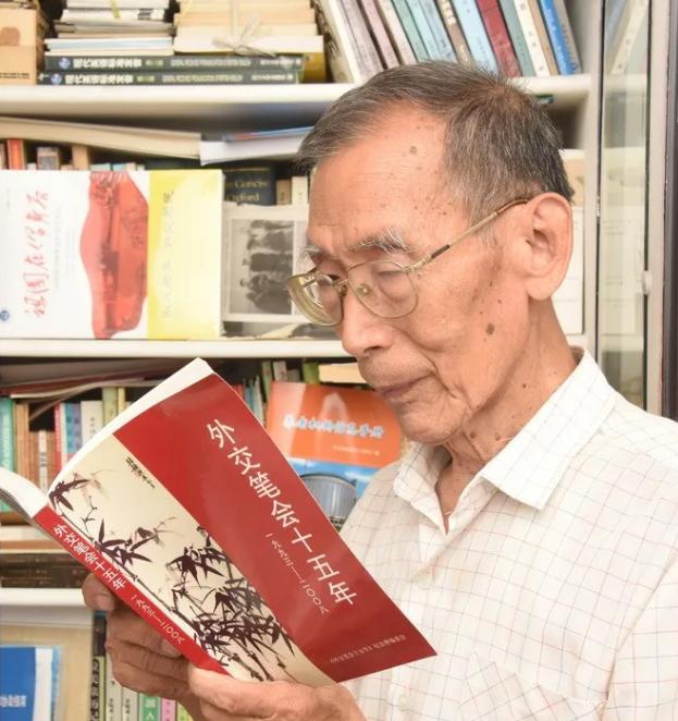 ��ª������Ї��⽻�٣����؍u��3����һ�˓����ʹ�^