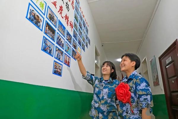 ����(j��ng)�����xؚ�F���ı���Ů������܊�ˣ�