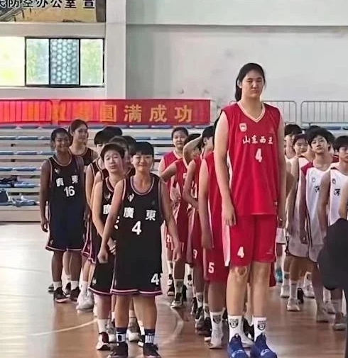 226cm��14�qŮ������׷ƽҦ������(d��)�Ի@�±���42�֣��W(w��ng)�ѣ��@�ǽ��S�����