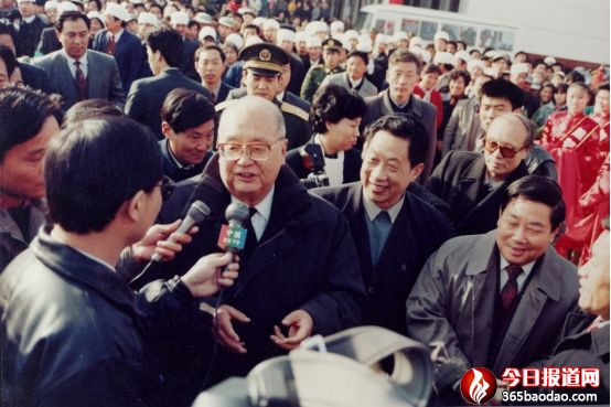  ����Ӣ��(sh��)ٛ(z��ng)��ī���ڊ^�����(l��)��