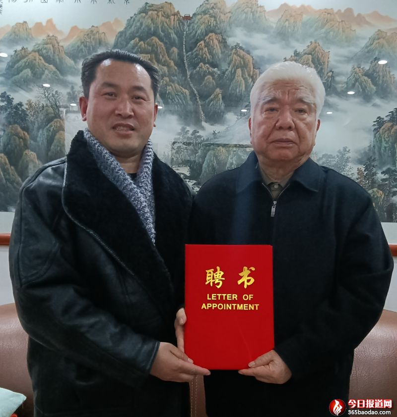 ������Ȫˮ�Ļ��a(ch��n)�I(y��)���g(sh��)��(chu��ng)��(li��n)��ƸՈ����ͬ־��(li��n)�����u��ϯ