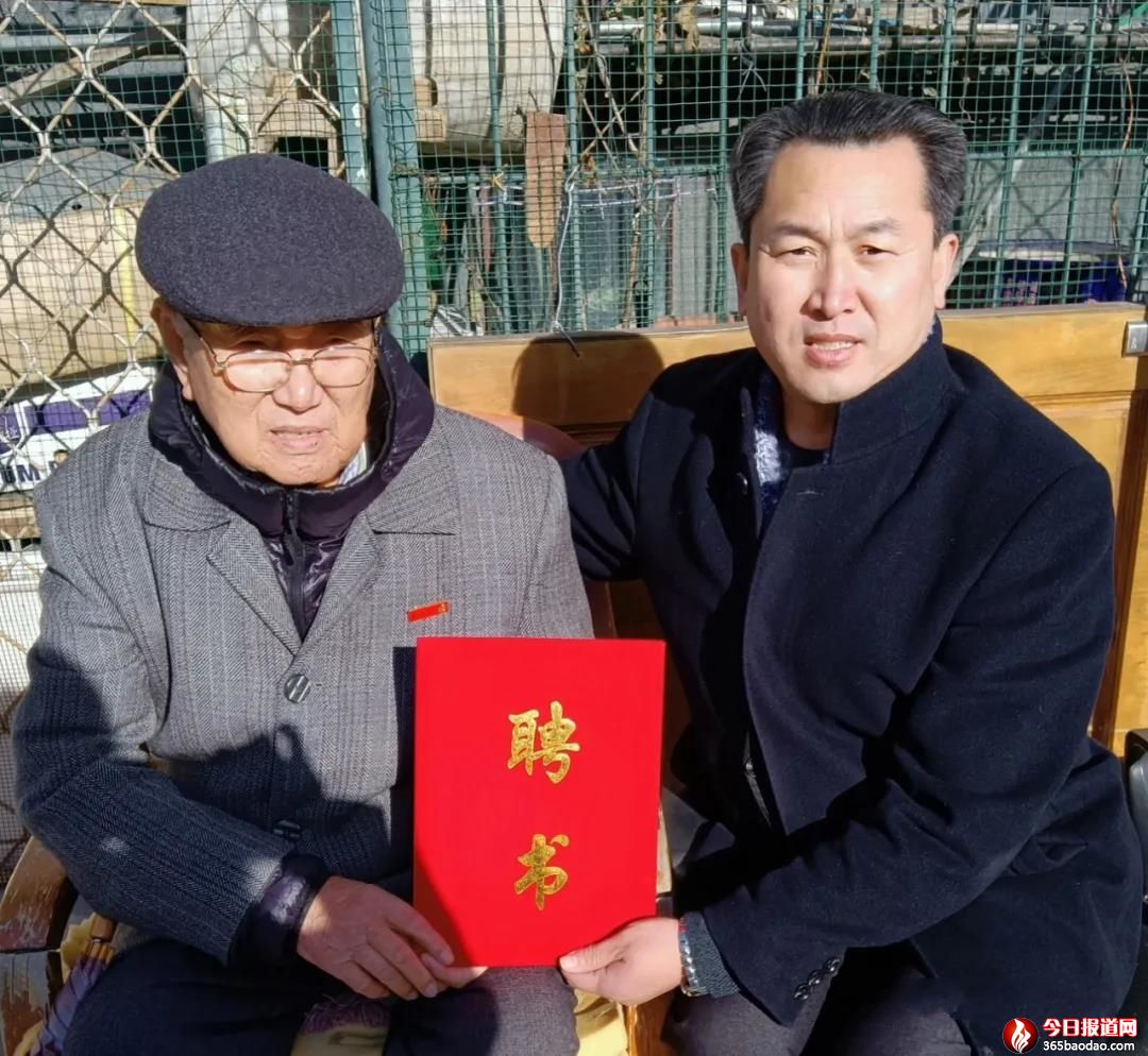 �ˮ˼Դ�������������o(j��)��ë�ɖ|ͬ־�Q��127��������(j��)����Ȫˮ�Ļ��a(ch��n)�I(y��)���g(sh��)��(chu��ng)��(li��n)����Ƹ������ͬ־��(li��n)����ϯ�(w��n)