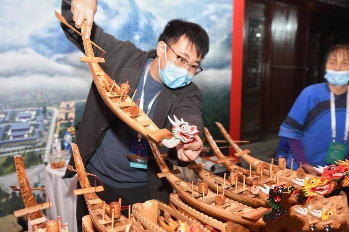 �����e���׌÷��z���[��(hu��)�ƏV���y(t��ng)�Ļ�