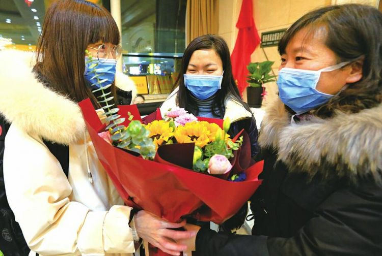 �𾀼��Y(ji��)����(j��)�Ͻ���֧�t(y��)����Ԯ�(du��) Ӣ�۳�����11λ����(zh��n)ʿ�YԮ��h